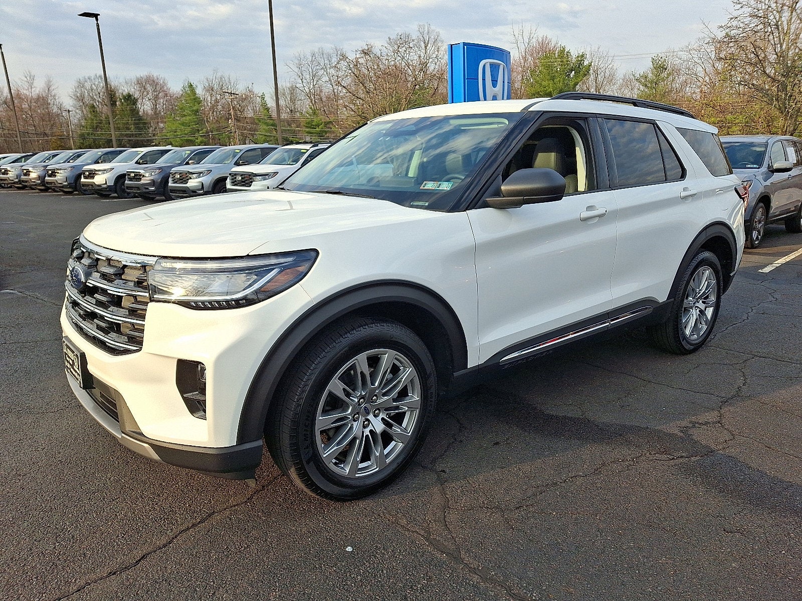 2025 Ford Explorer Active