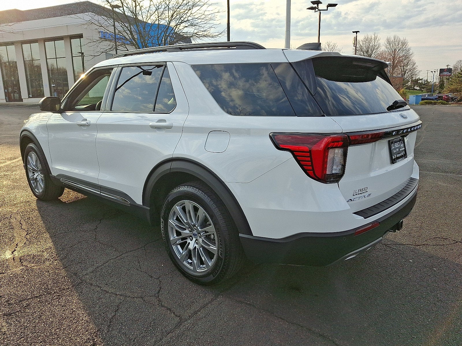 2025 Ford Explorer Active