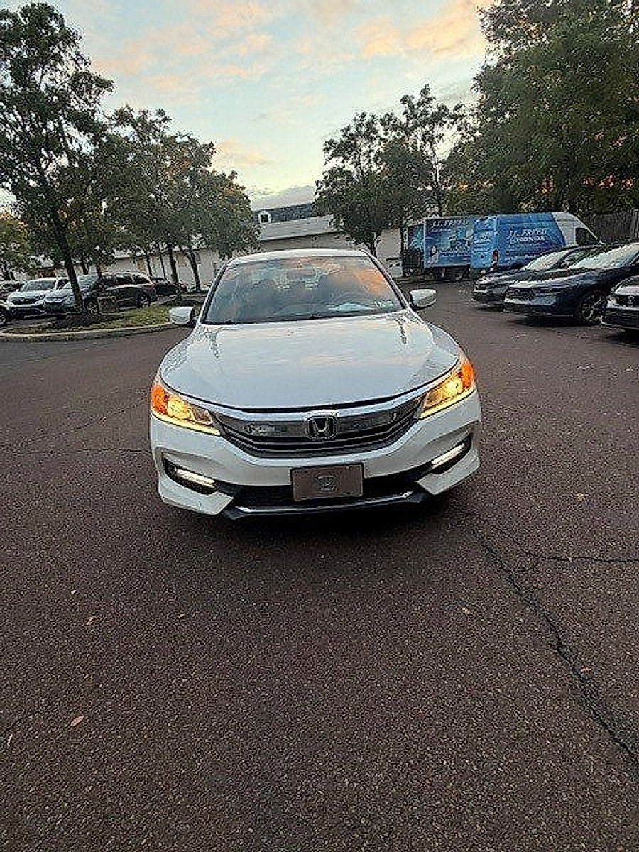 Used 2017 Honda Accord Sport SE with VIN 1HGCR2F10HA070913 for sale in Montgomeryville, PA