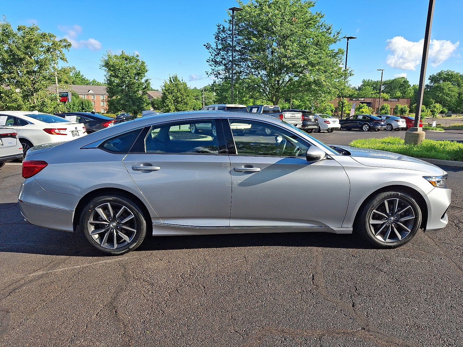 2021 Honda Accord EX-L - Photo 7