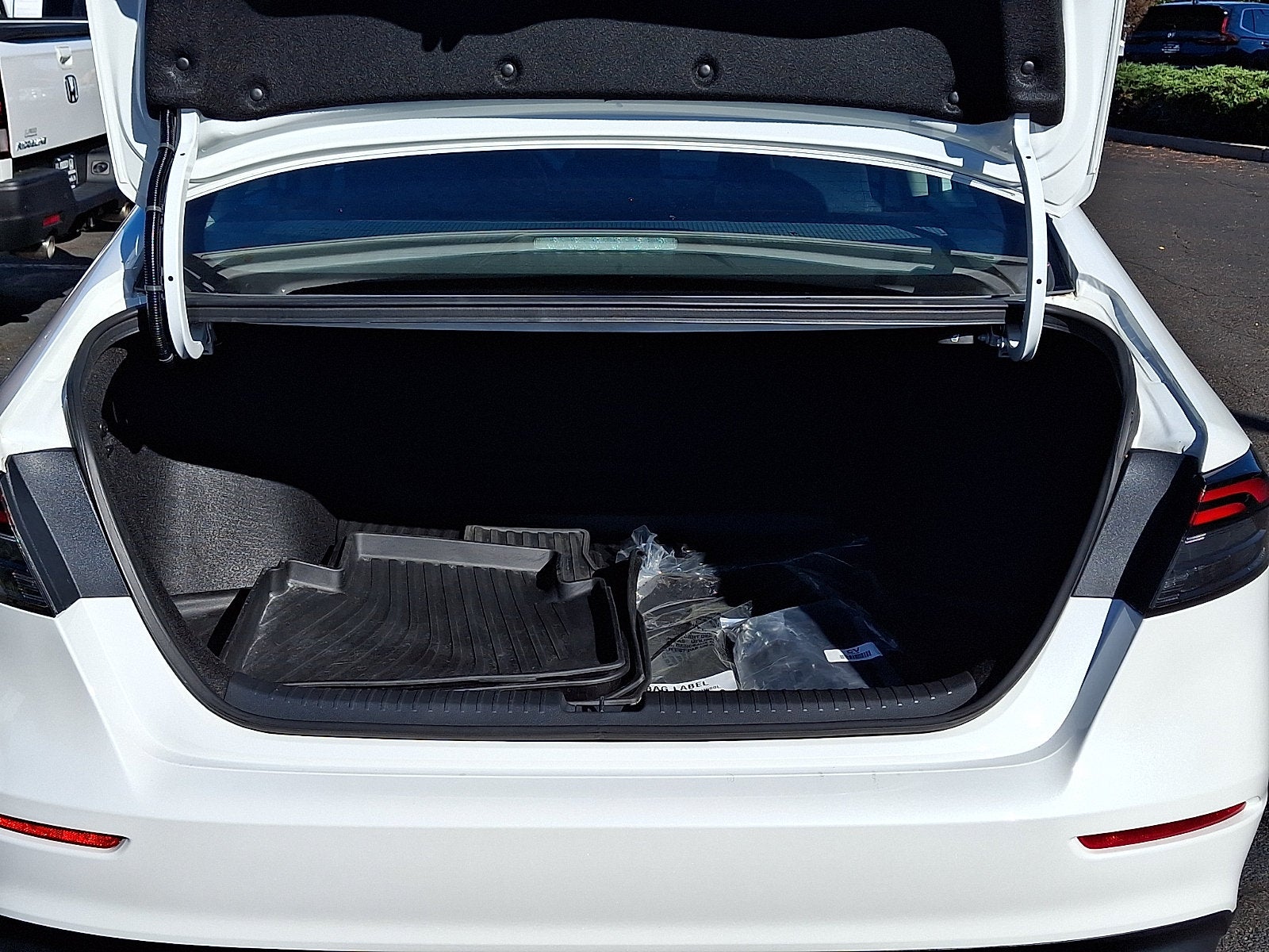 2024 Honda Accord LX - Photo 28