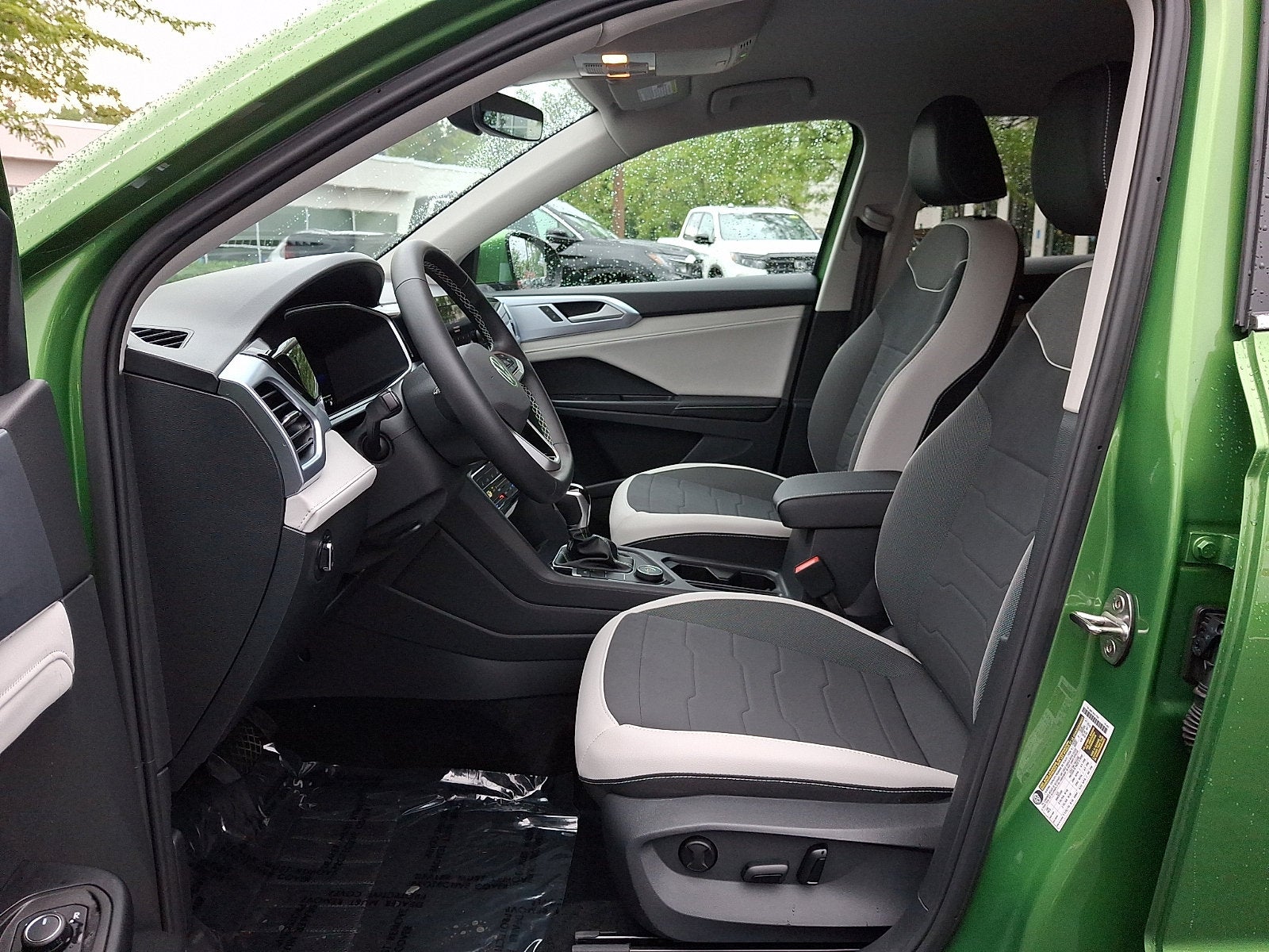 2026 Volkswagen Taos SE