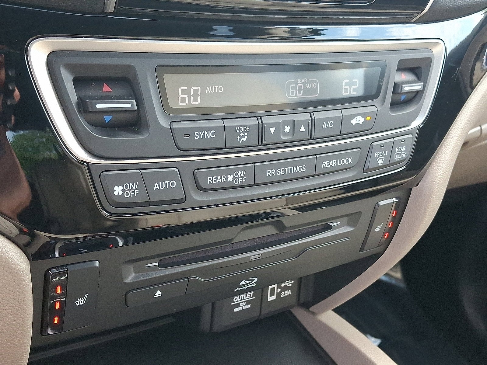 2022 Honda Pilot Touring 7-Passenger